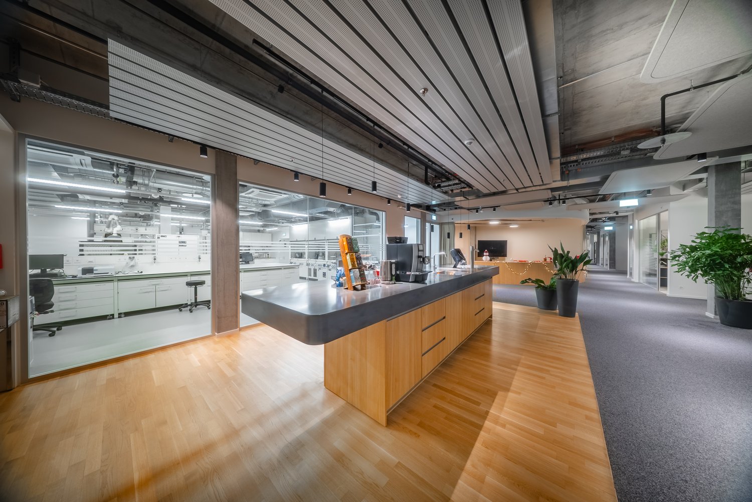 2468m² commercial, photo 3 of 10
