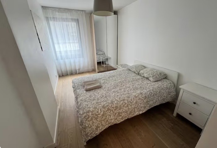 5 rooms apartment