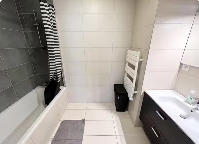 5 rooms apartment