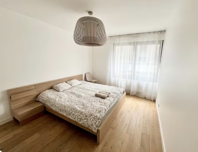 5 rooms apartment