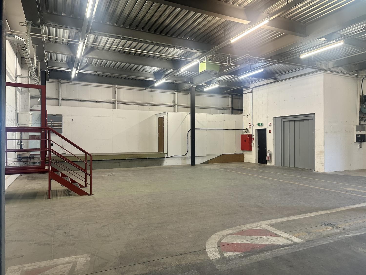 1740m² commercial, photo 6 of 10
