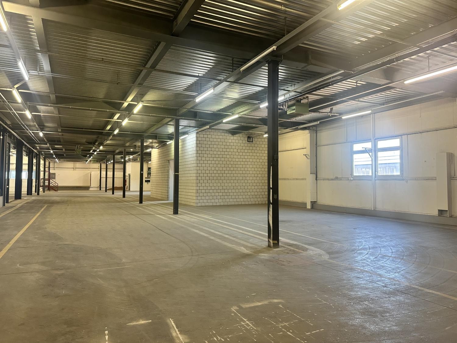 1740m² commercial, photo 4 of 10