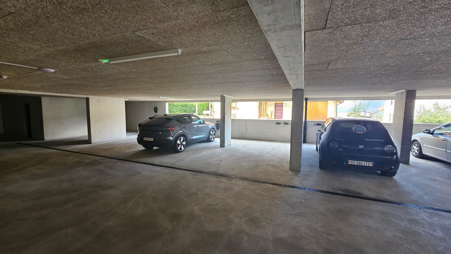 Open slot, photo 1 of 2