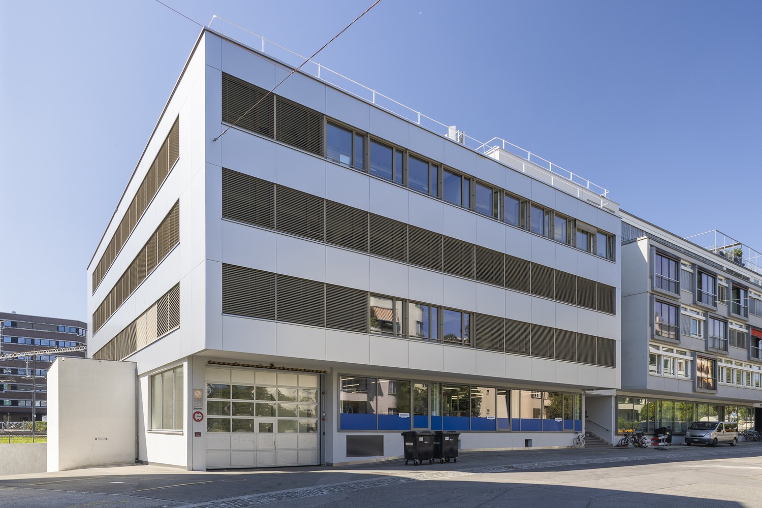 241m² office, photo 2 of 10