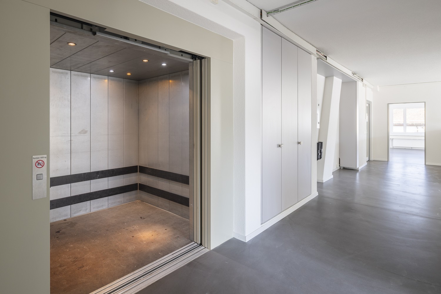241m² office, photo 8 of 10