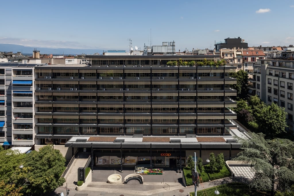 2000m² office, photo 1 of 10