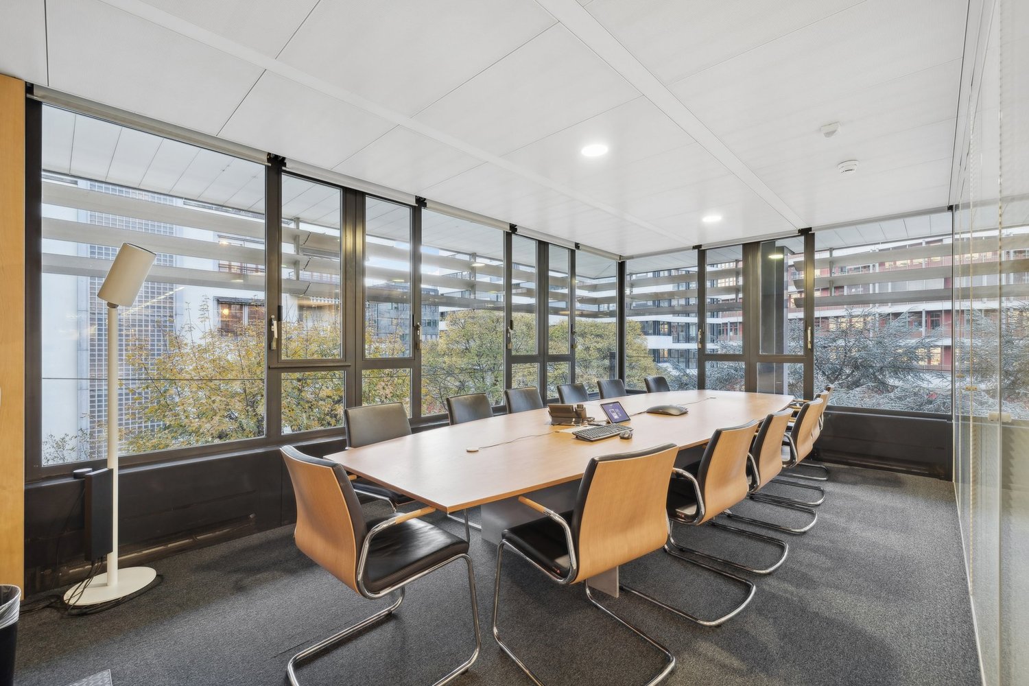 2000m² office, photo 5 of 10