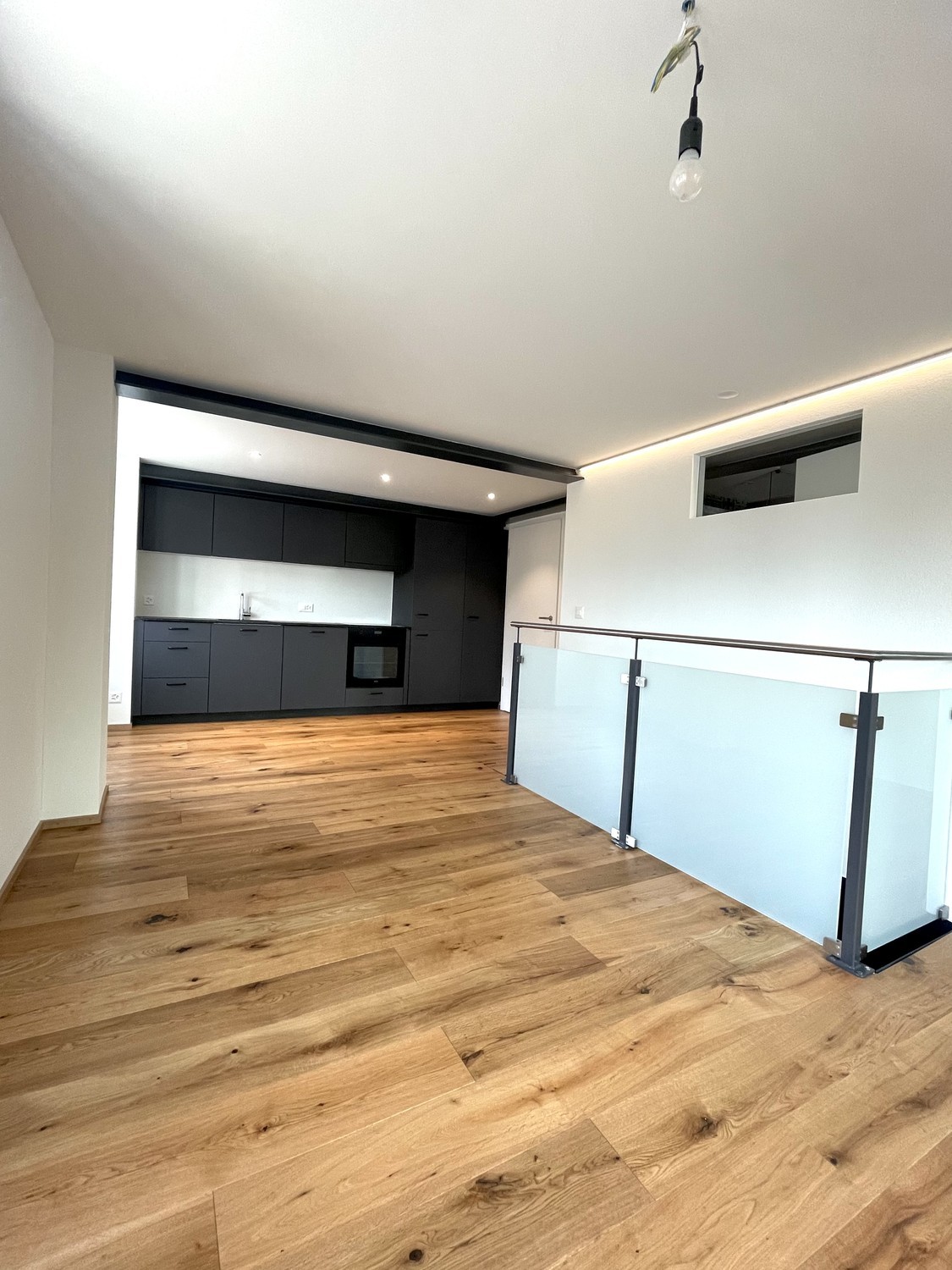 75m² commercial, photo 1 of 5