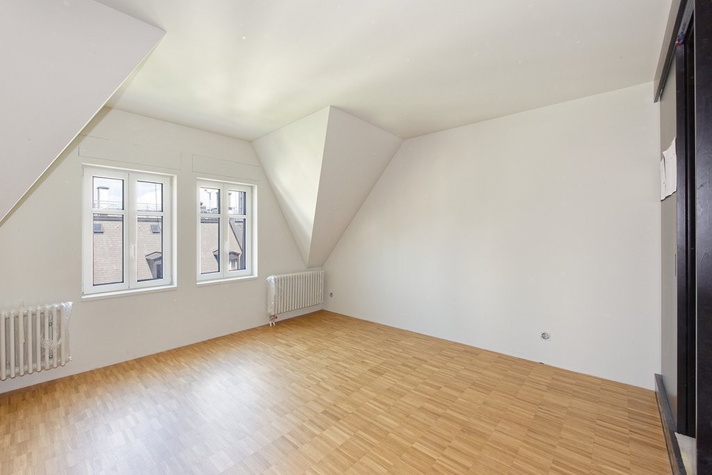 1 room single room, photo 1 of 4