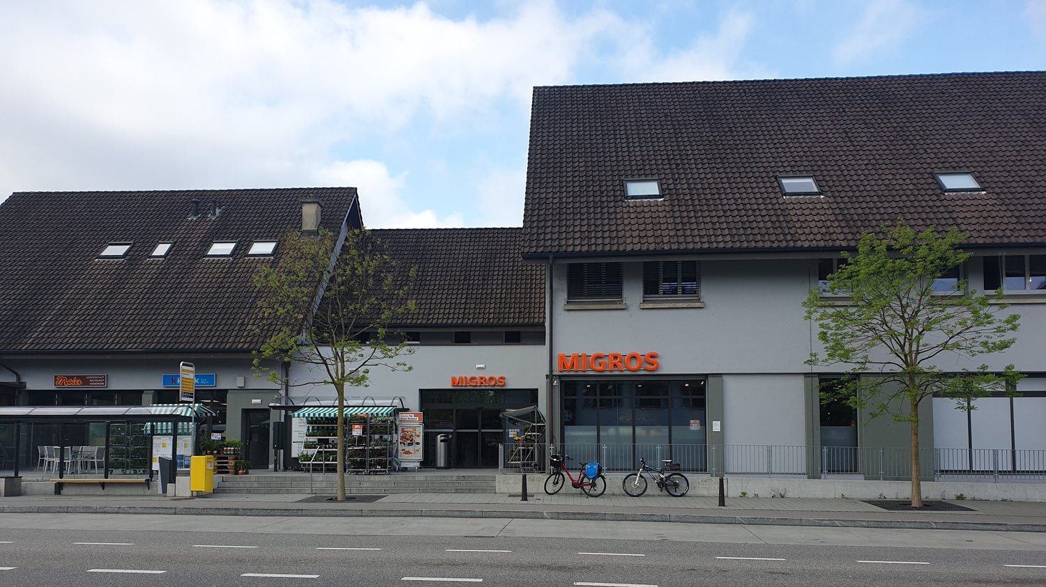 290m² office