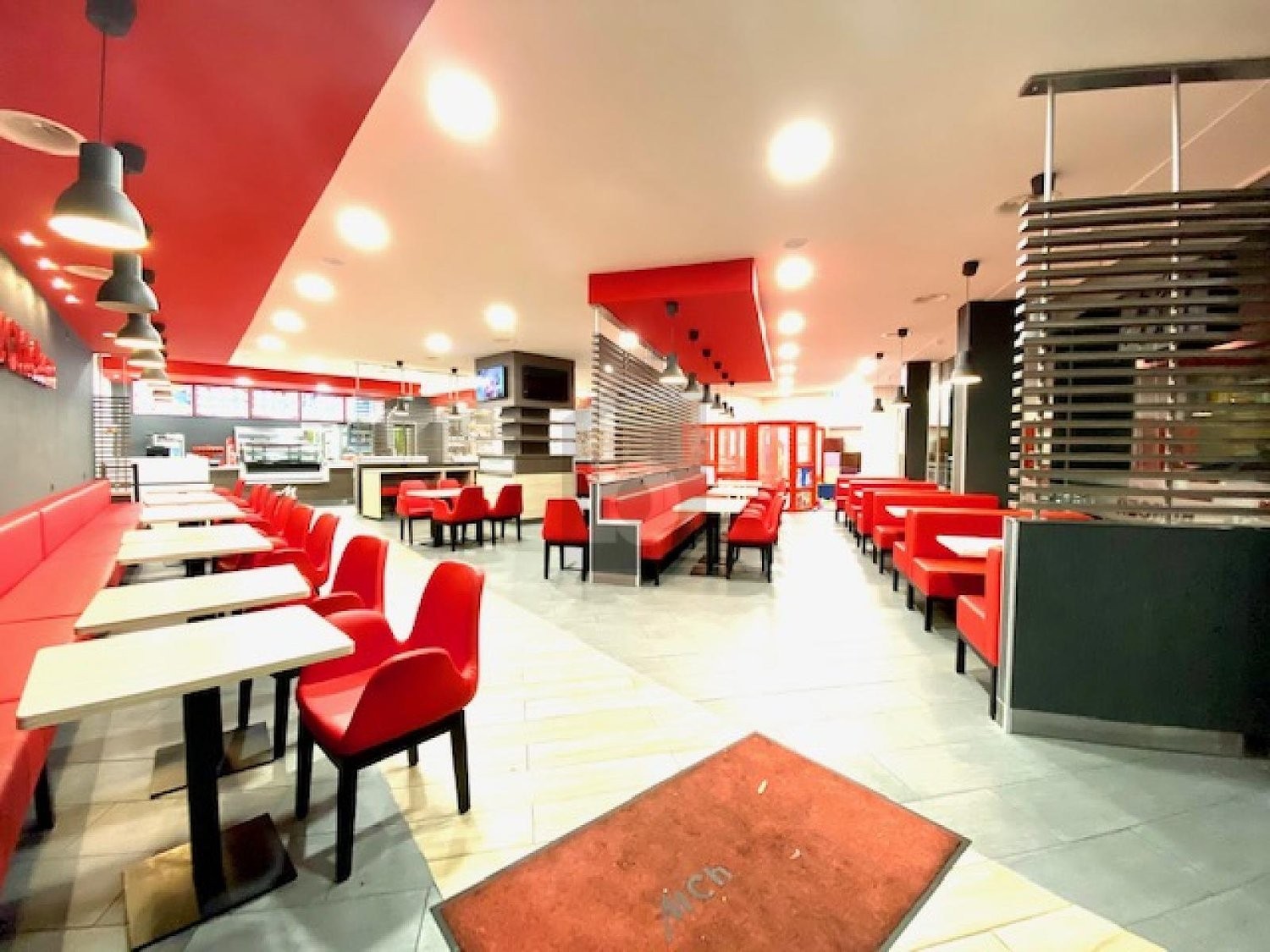 Ristorante 260m², foto 2 di 4