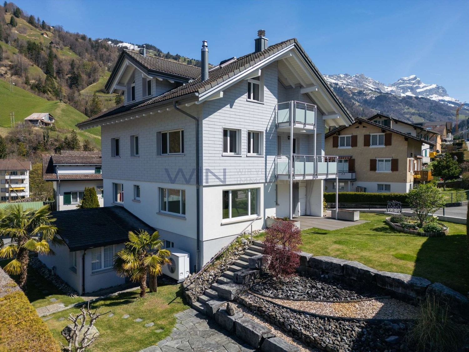 8 rooms single house, Foto 1 von 9