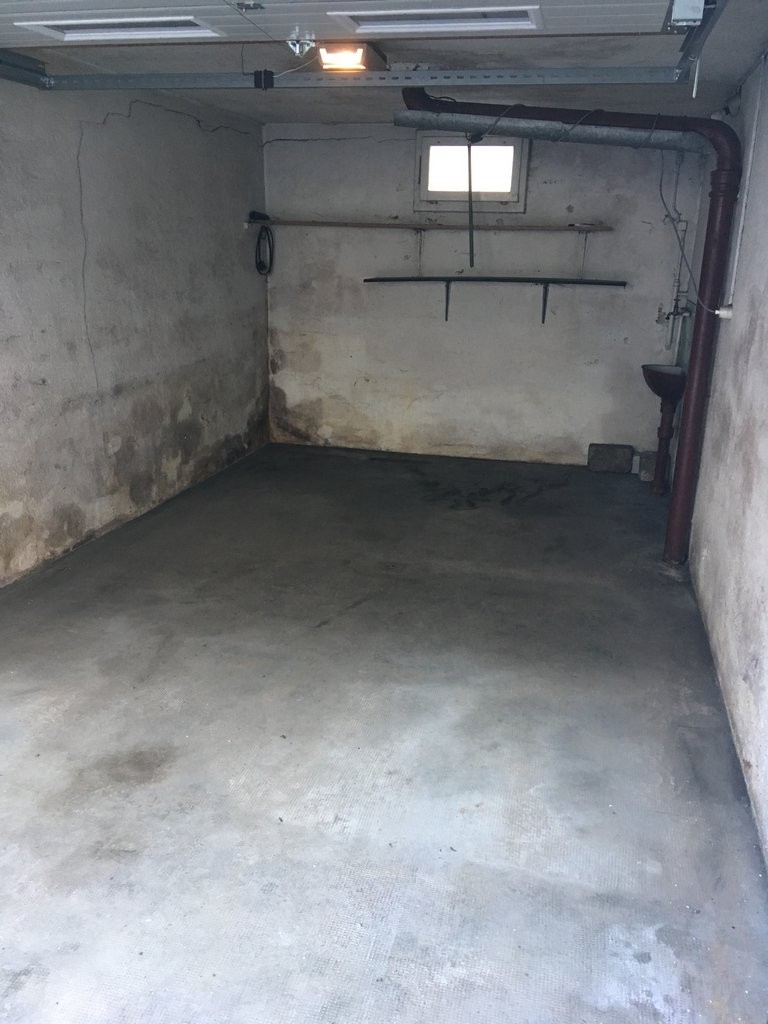 Single garage, photo 2 of 3
