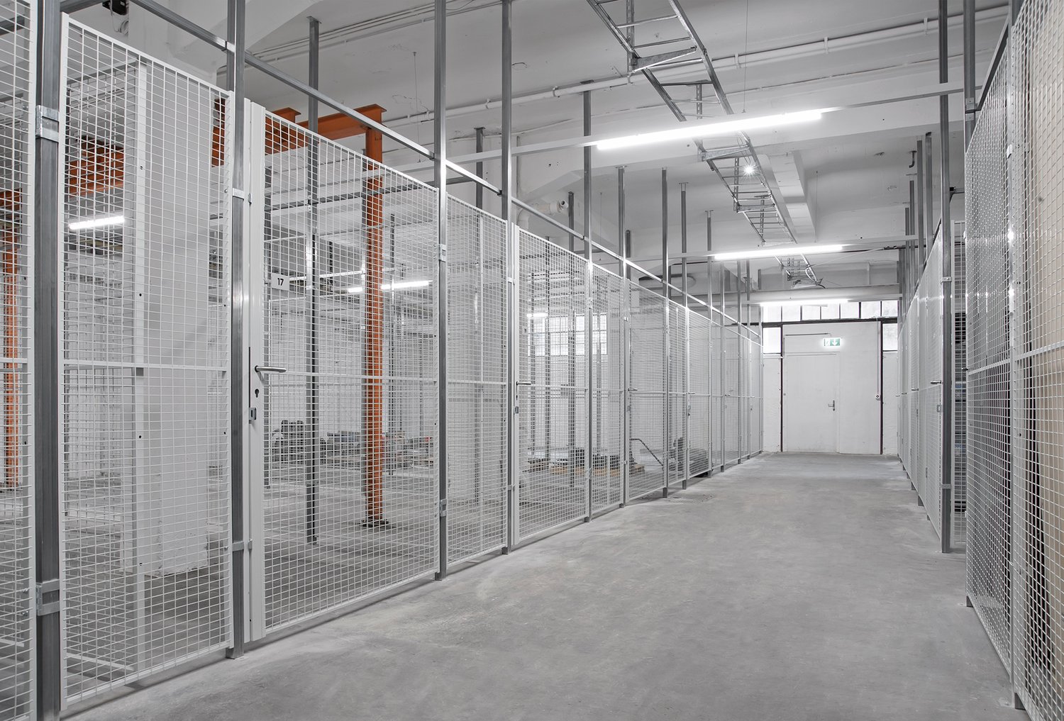 39m² storage room