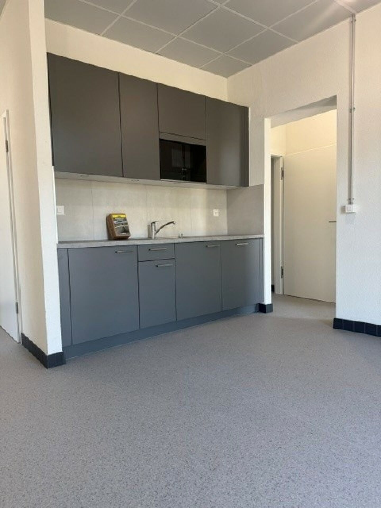 110m² commercial, photo 6 of 6