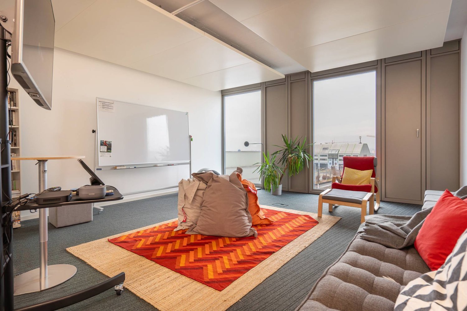2100m² office, photo 8 of 10