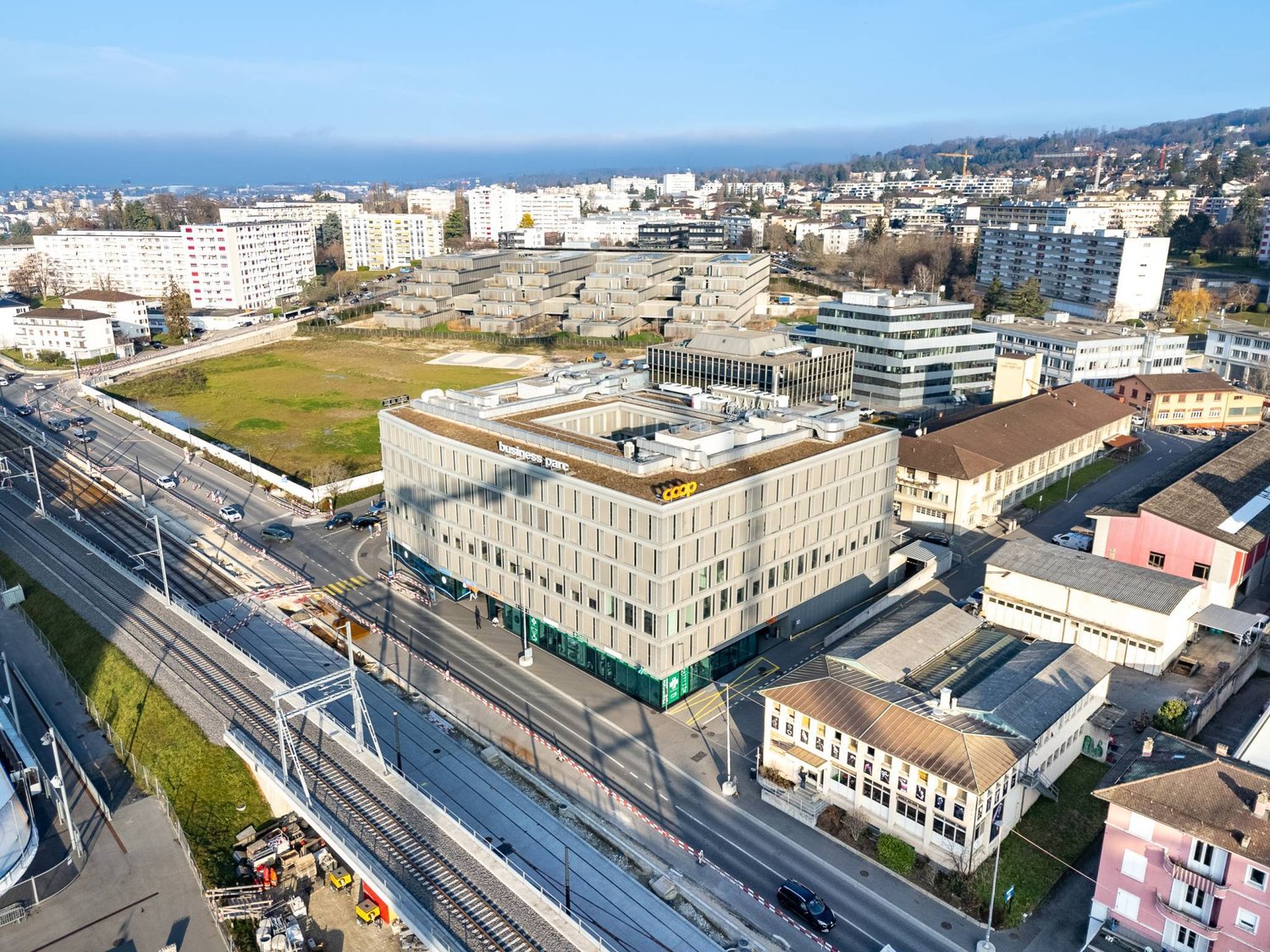 2100m² office, photo 1 of 10
