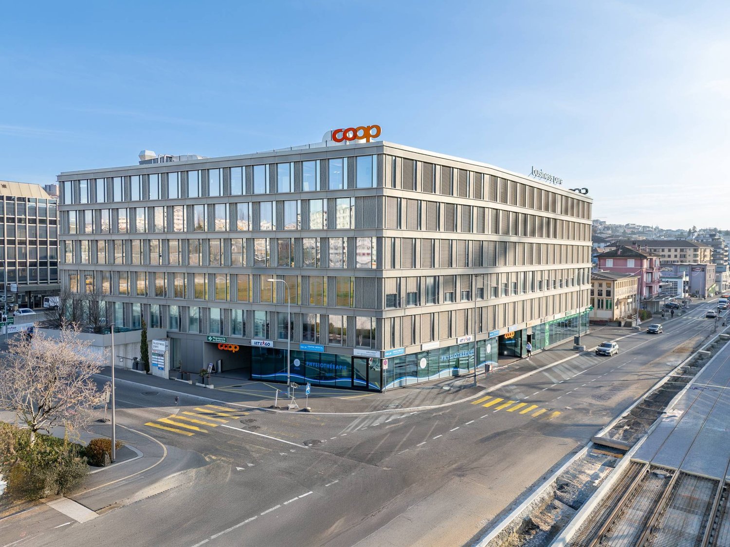 2100m² office, photo 3 of 10