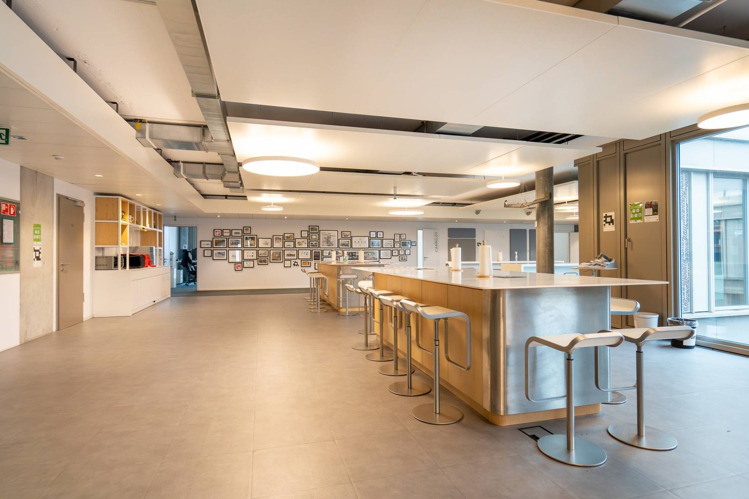2100m² office, photo 5 of 10