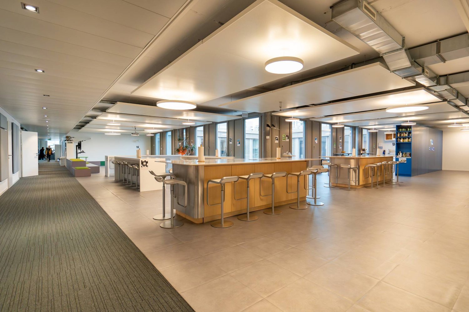 2100m² office, photo 4 of 10