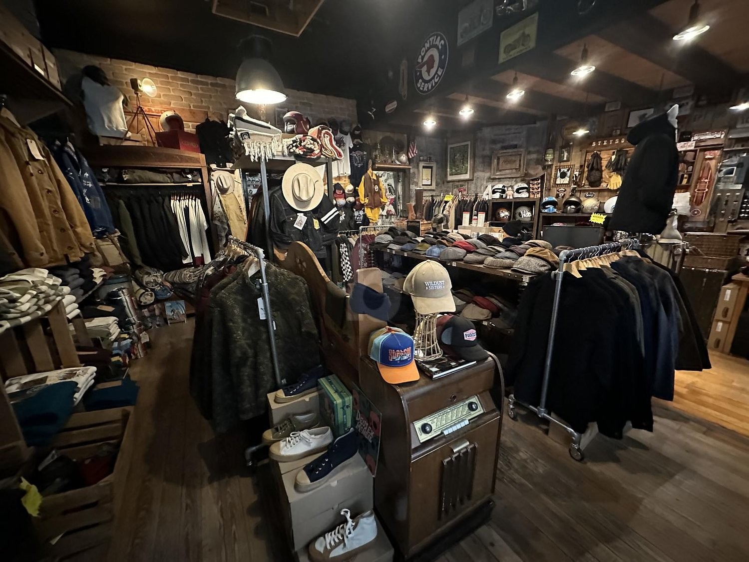 100m² shop, photo 3 of 3