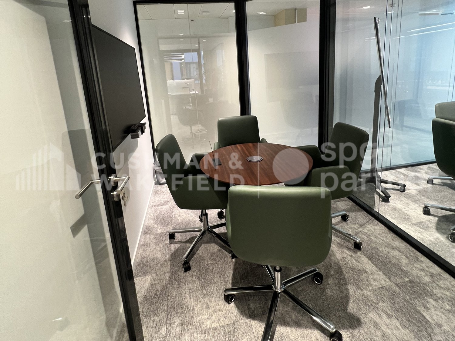 265m² office