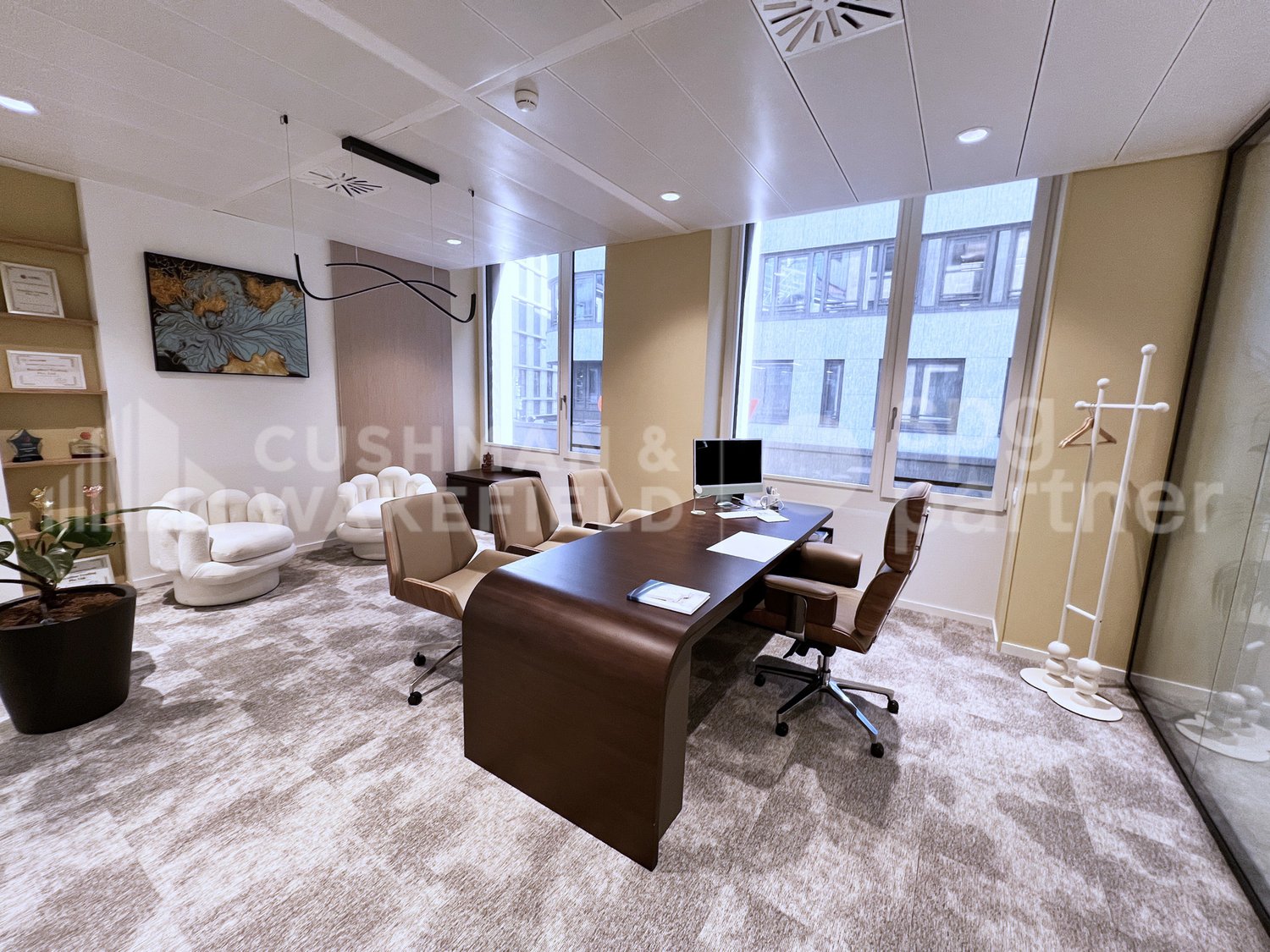 265m² office