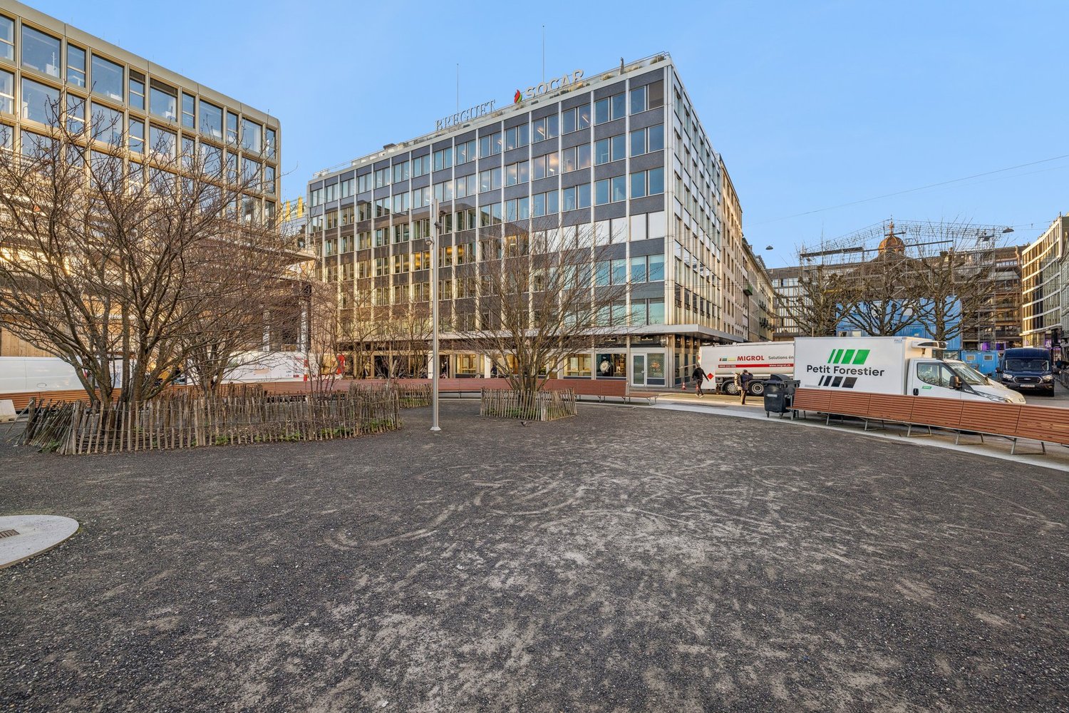 809m² office, photo 2 of 4