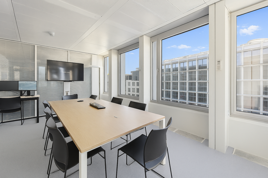 809m² office, photo 3 of 4
