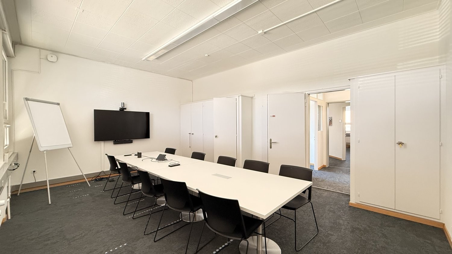 Office, photo 10 of 10