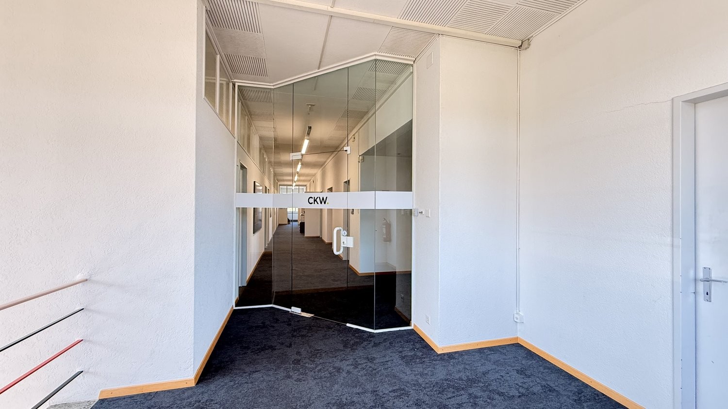 Office, photo 4 of 10