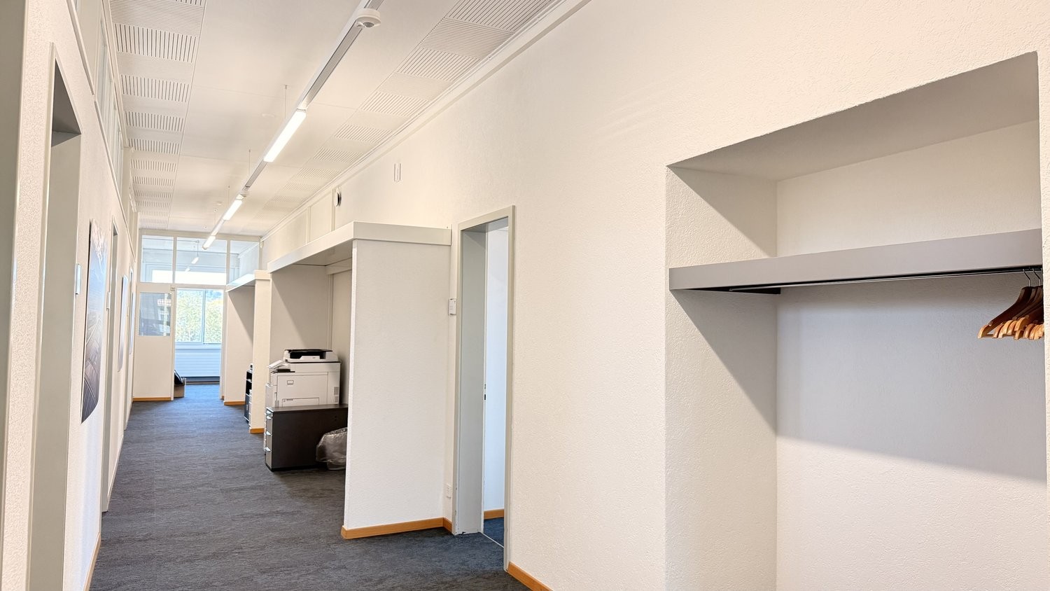 Office, photo 6 of 10