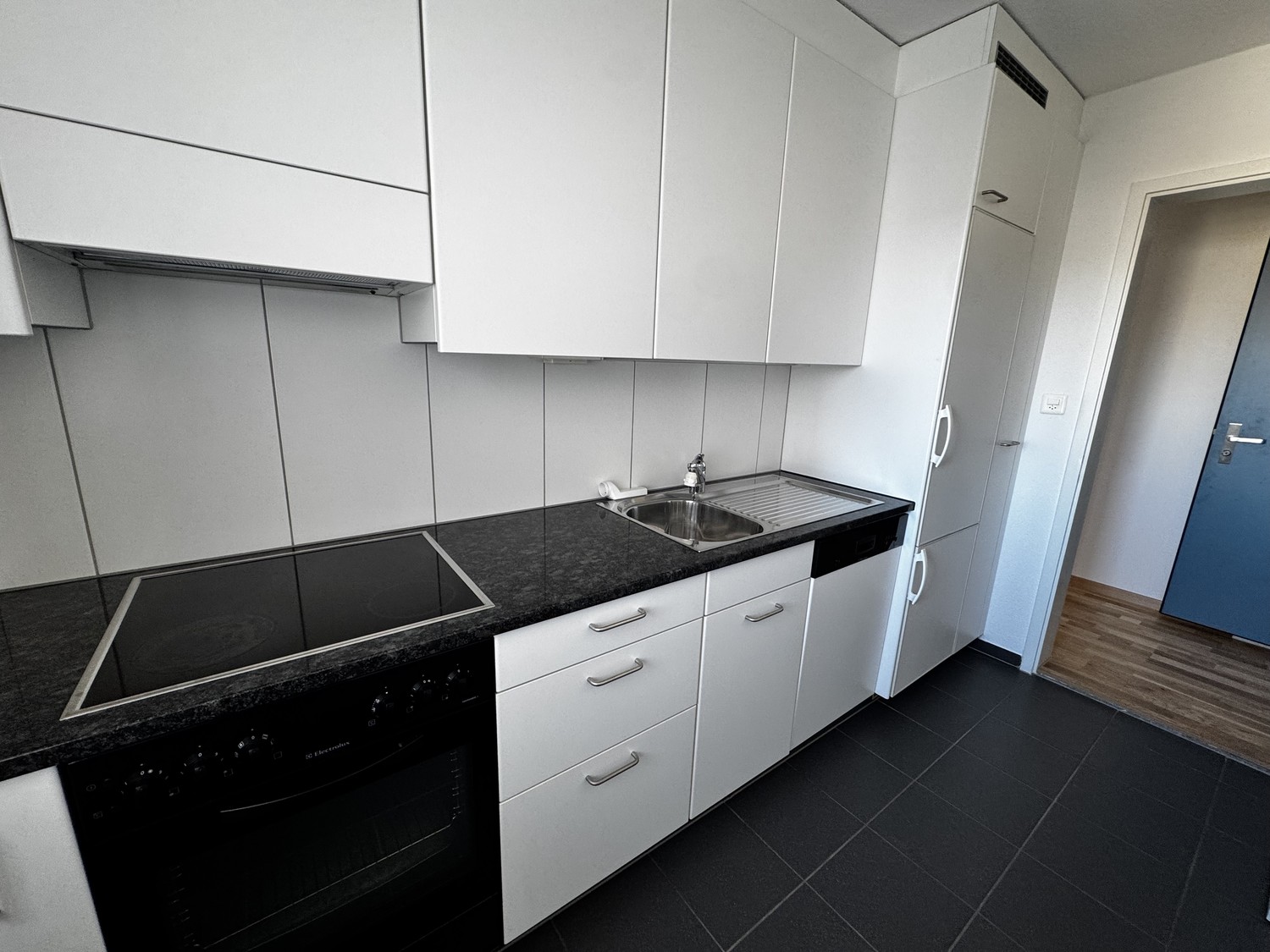 3 rooms apartment, photo 2 of 7