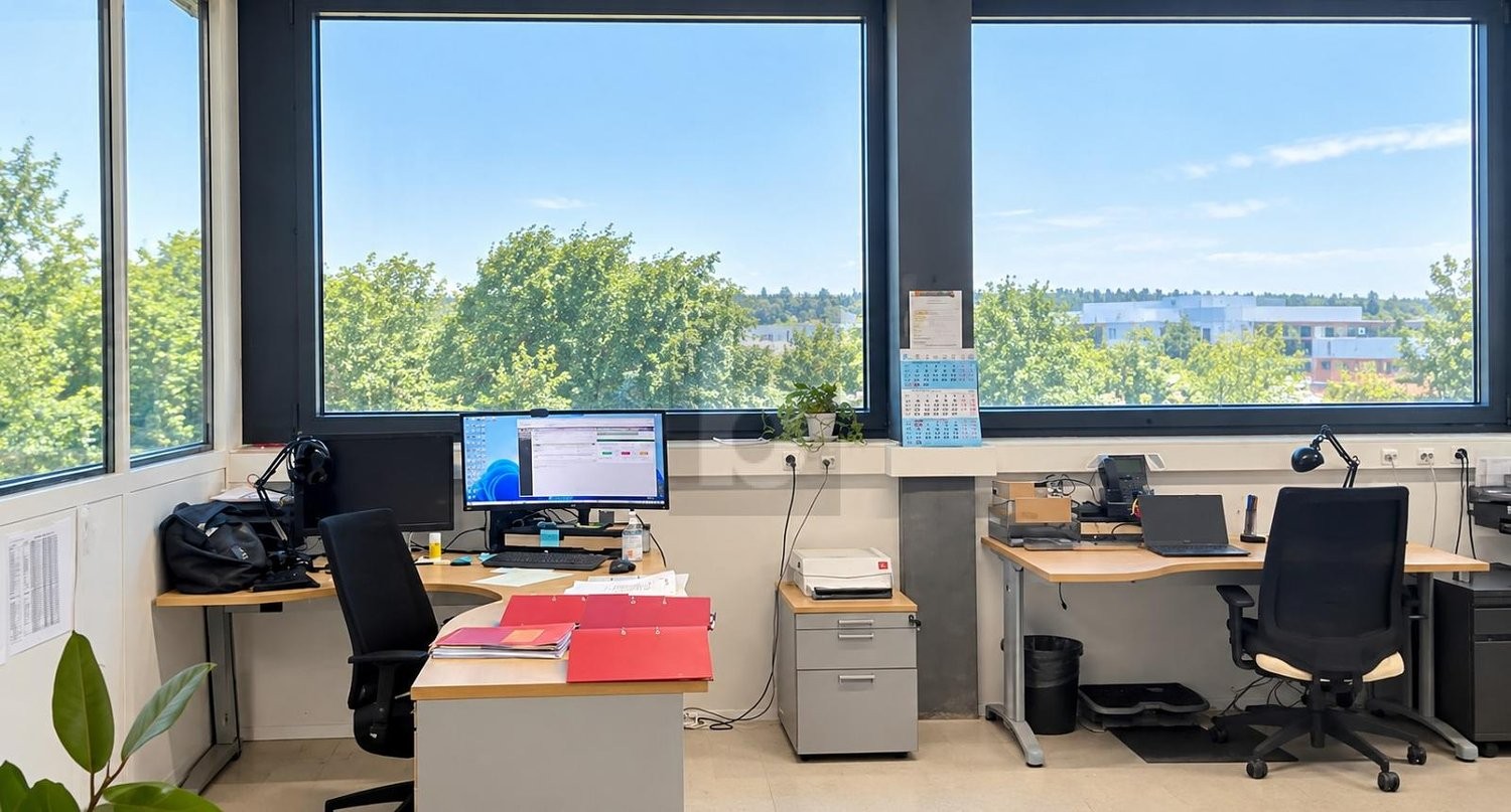 170m² office