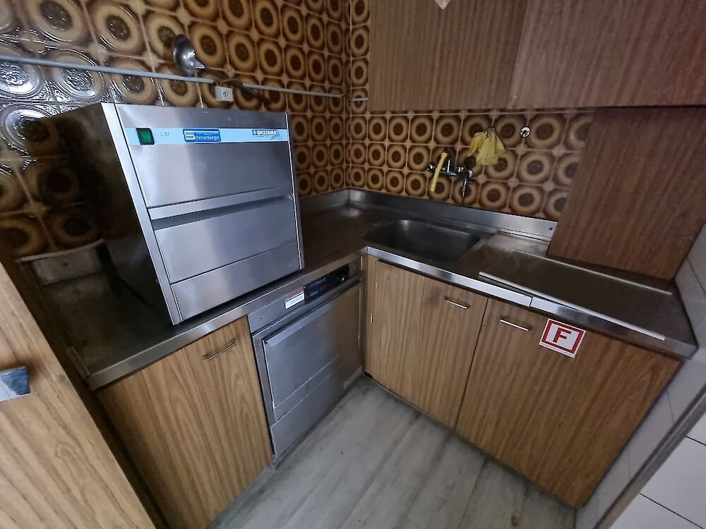 150m² commerciale