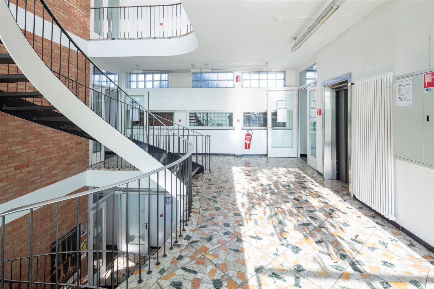 23m² office