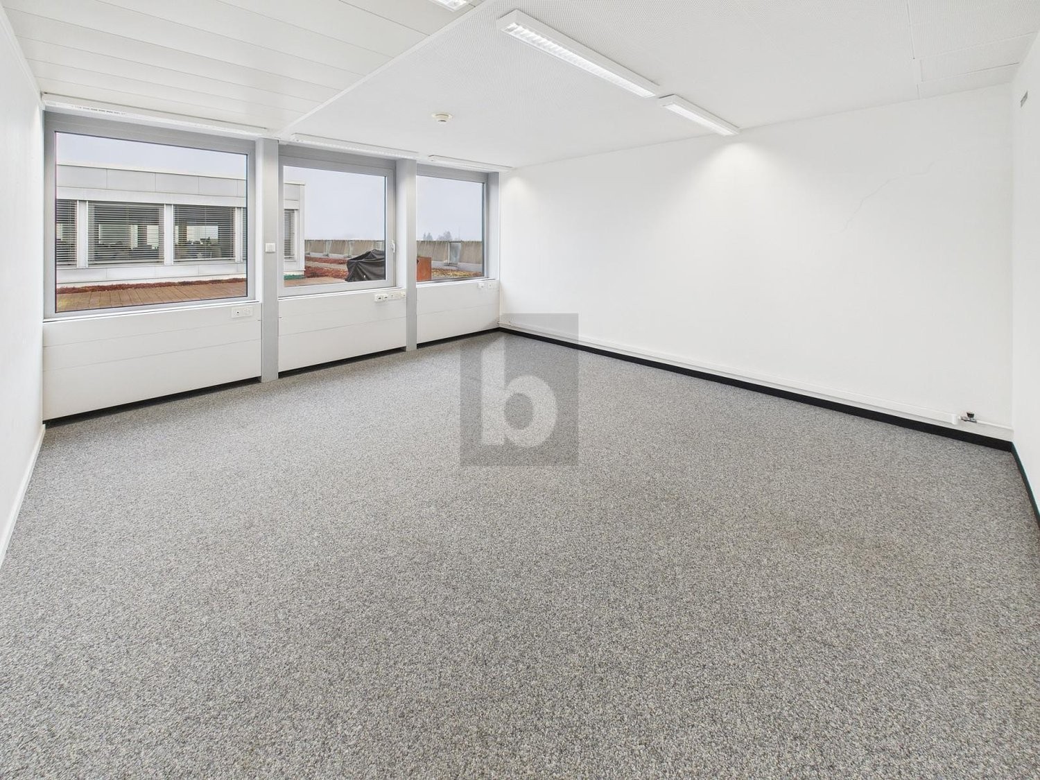 29m² office, photo 2 of 4