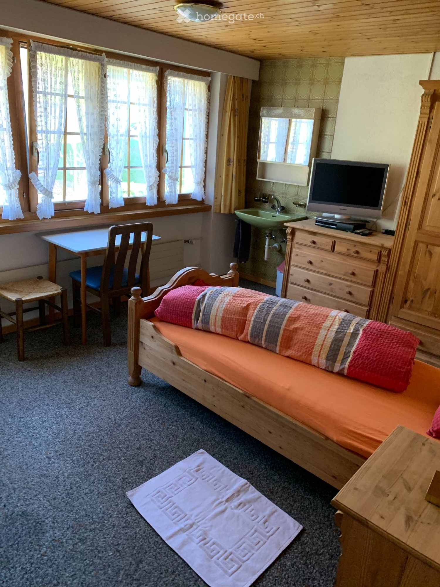 1 room single room