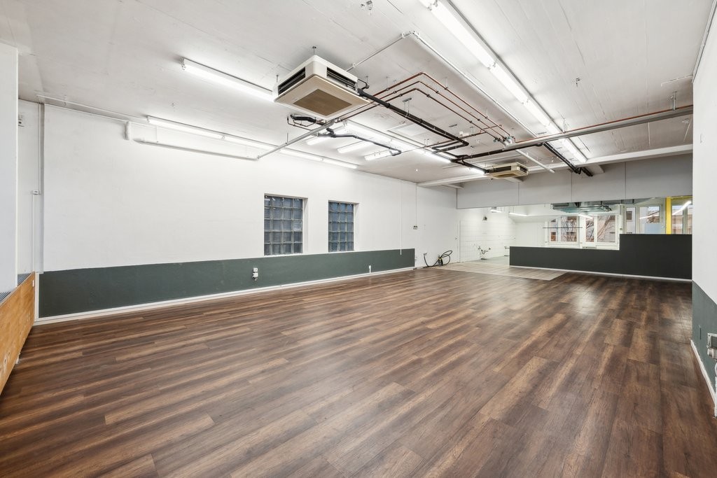 427m² commercial