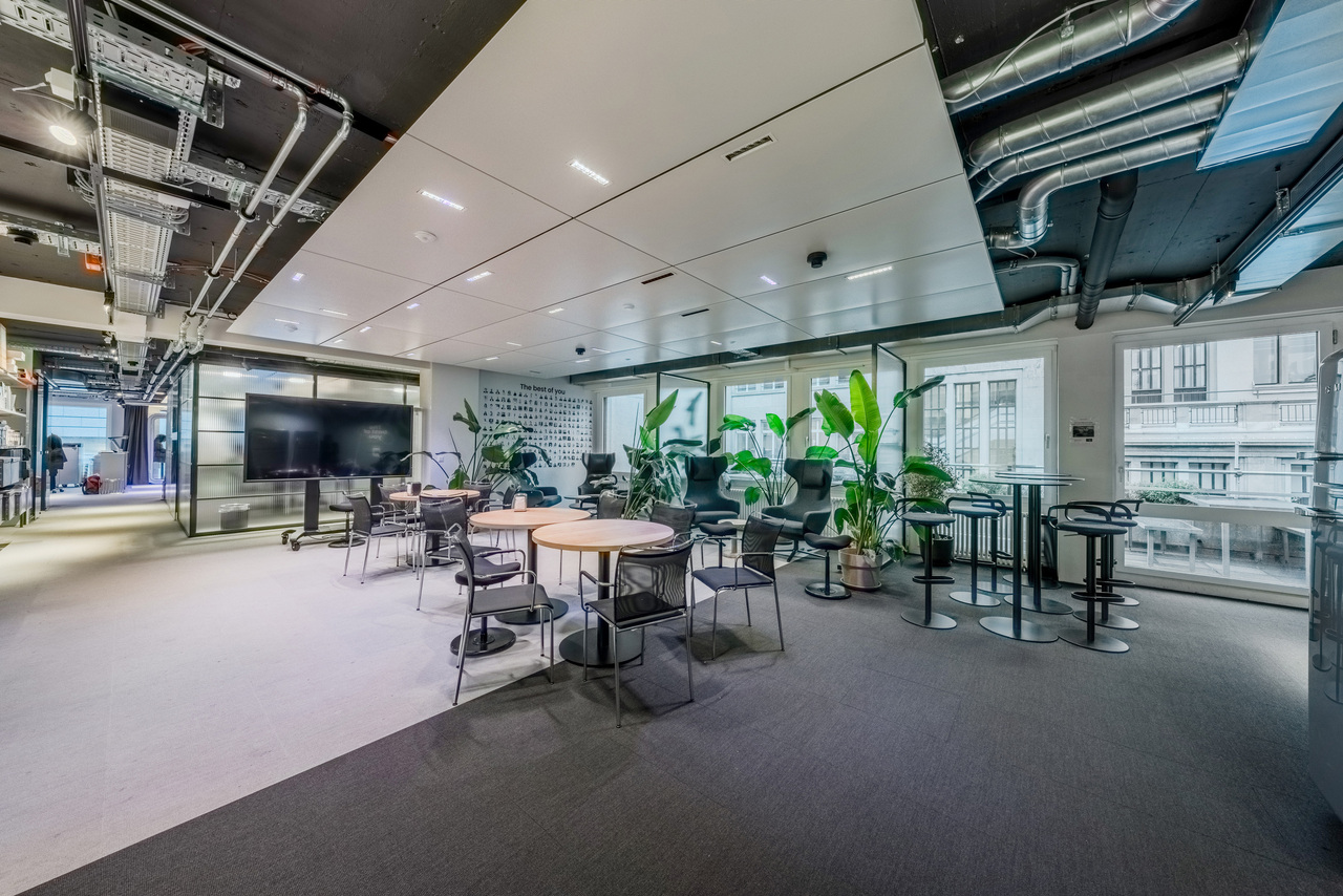 528m² office, photo 10 of 10
