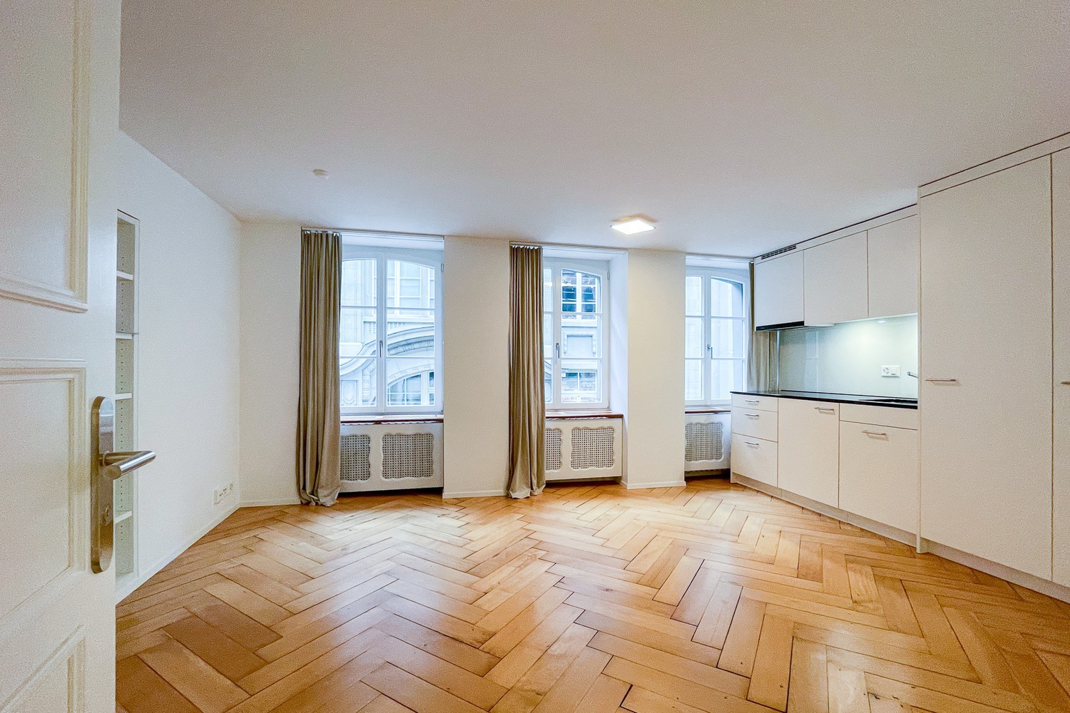 1 room apartment, photo 1 of 8