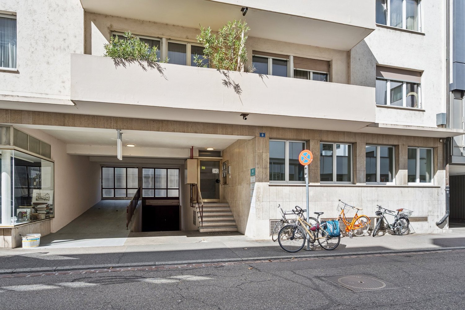 172m² commercial, photo 1 of 10