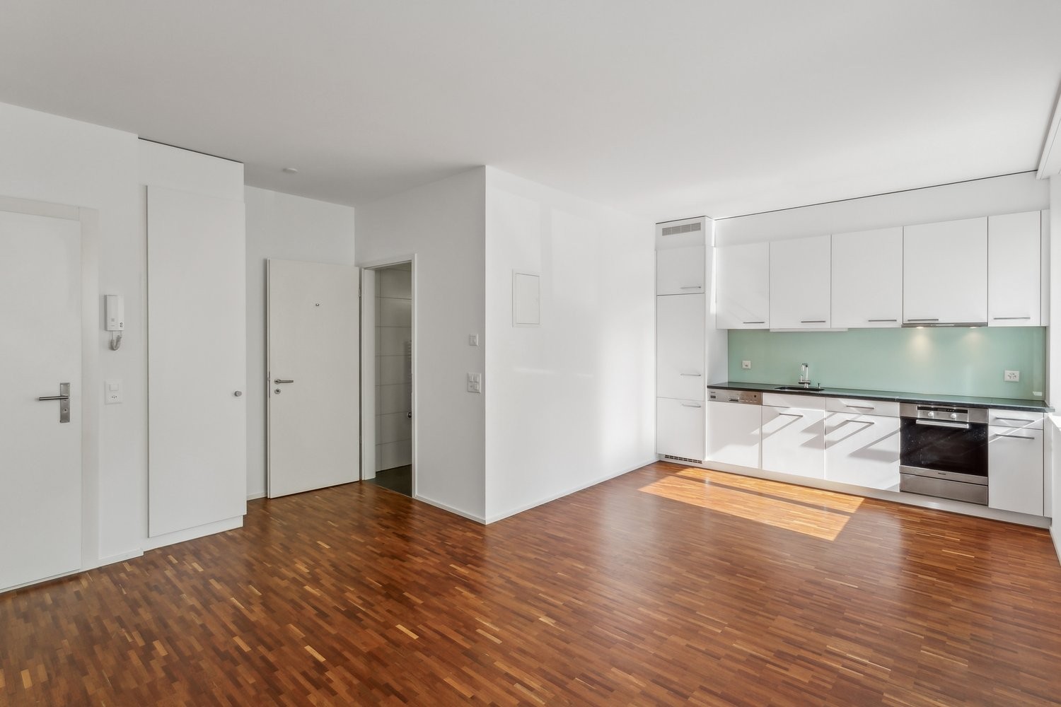 2 rooms apartment, photo 6 of 9