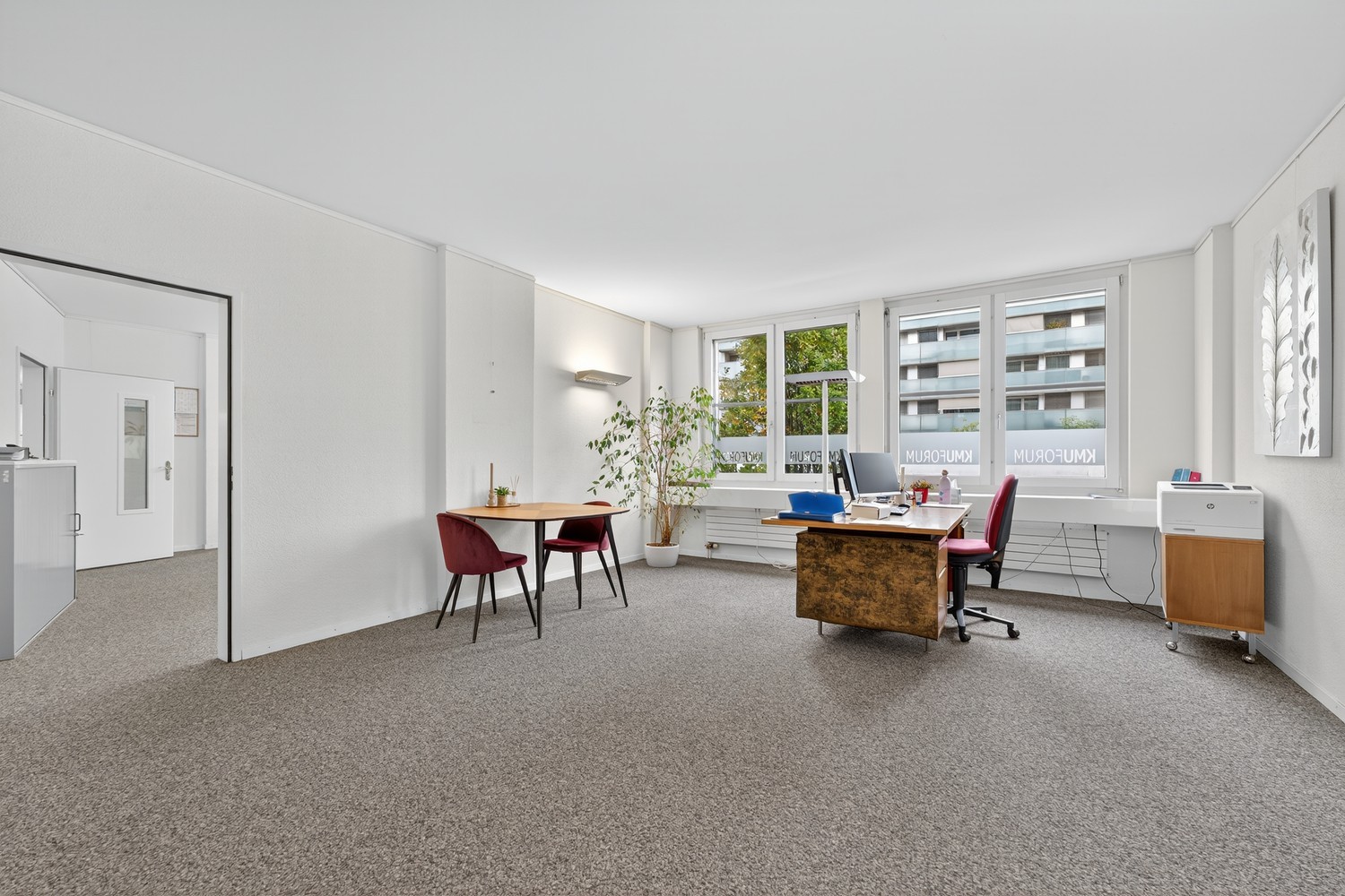 370m² office