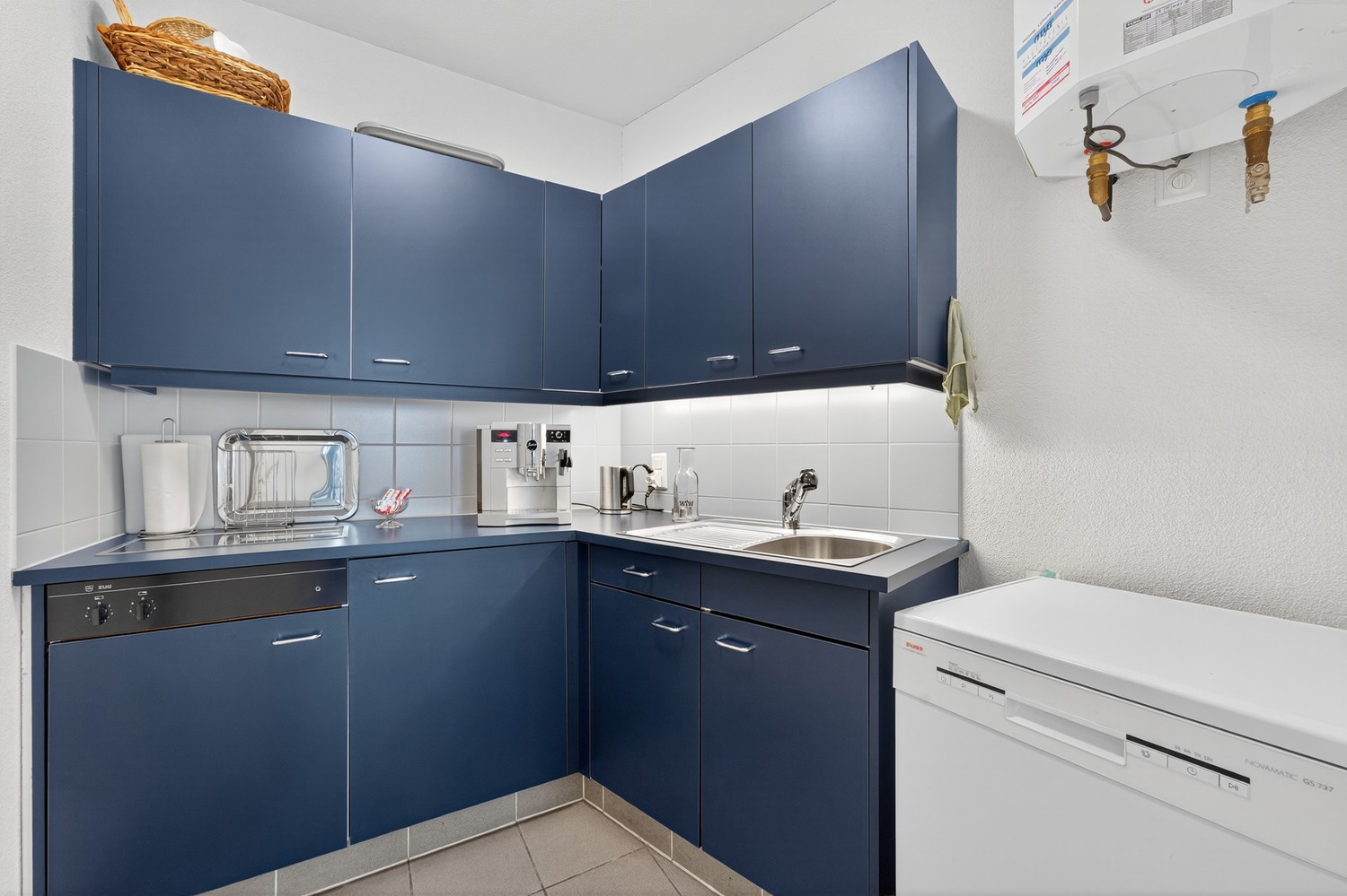 370m² office