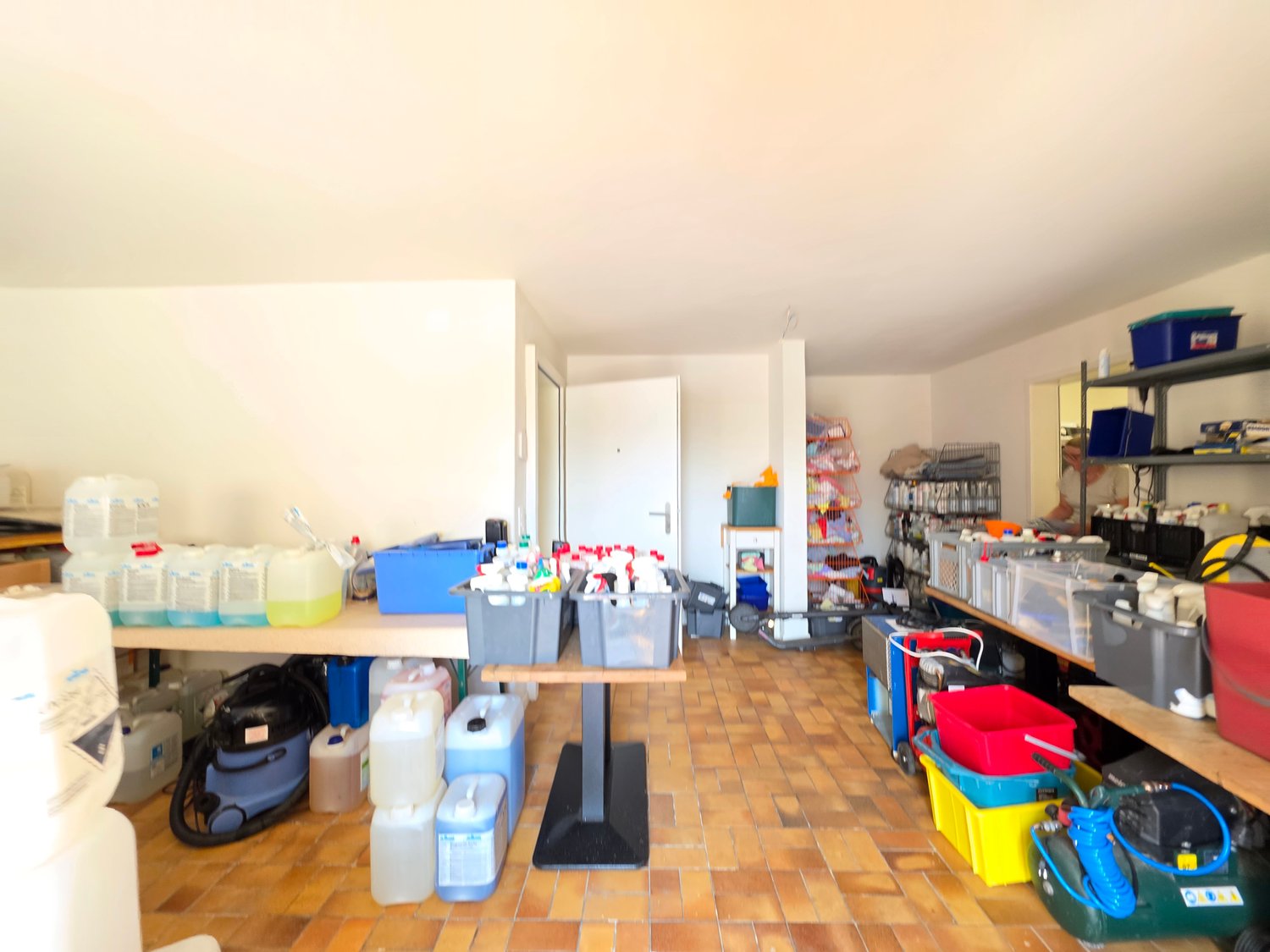 Shop, photo 6 of 10