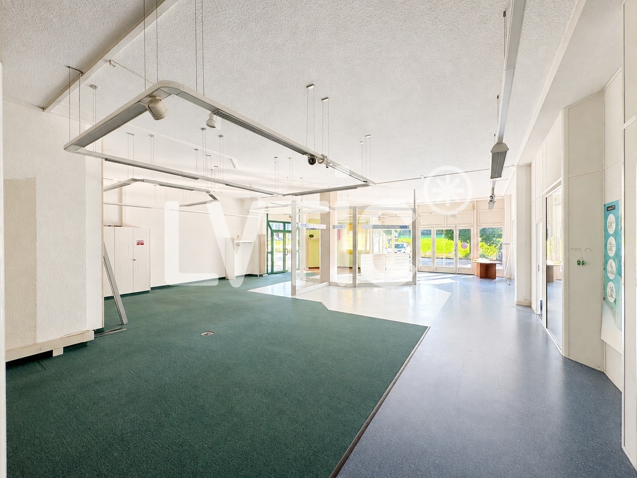 700m² workshop, photo 4 of 6