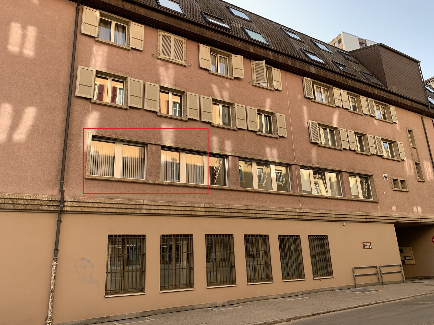 138m² office, photo 1 of 2