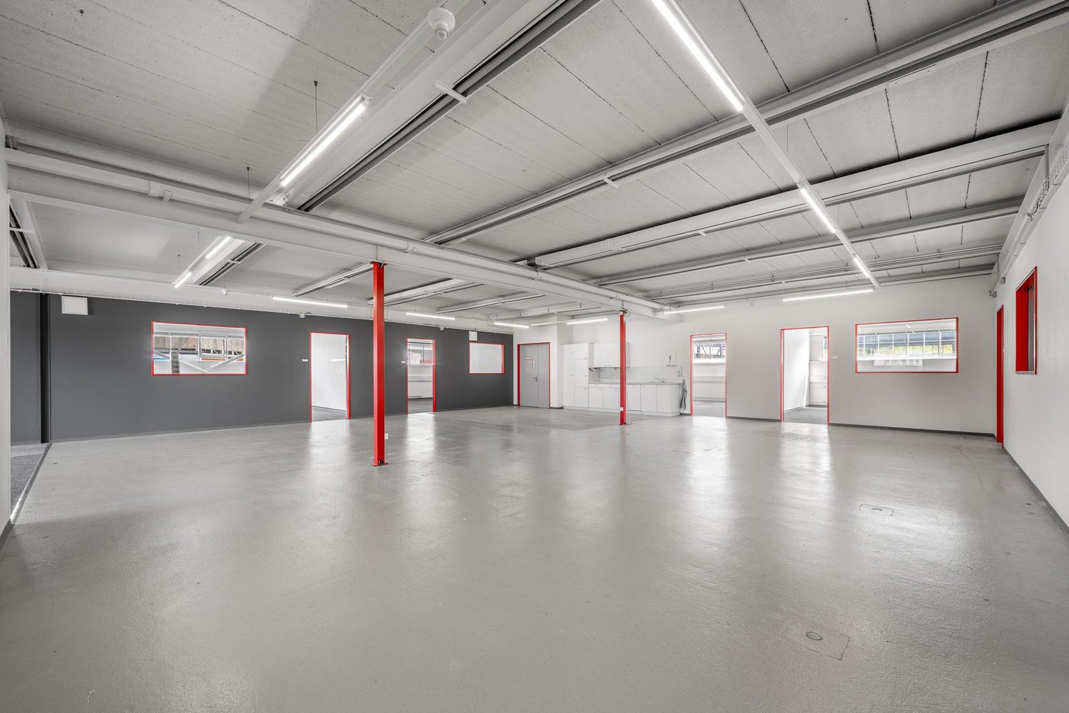 572m² office, photo 9 of 10