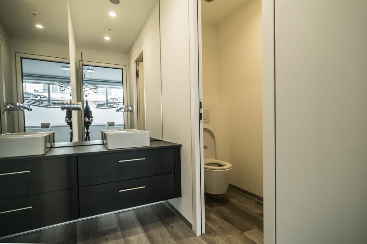 42m² commercial